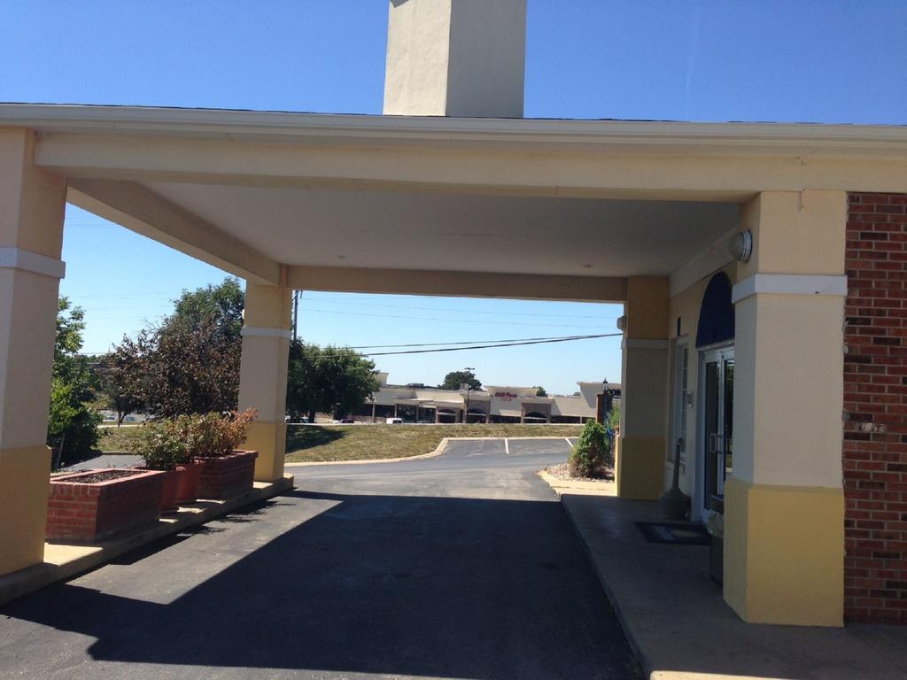 Days Inn By Wyndham Liberty/Ne Kansas City Extérieur photo